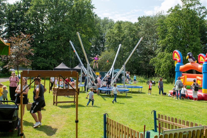 Hüpfen, toben, spielen - der Kreis Kleve bot beim Kinder-Sommer in allen 16 Kommunen kostenfreie Aktionstage an. 