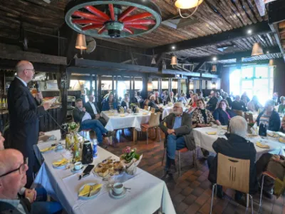 Landrat Christoph Gerwers bei der Siegerehrung auf Haus Riswick. ©Kreis Kleve - Markus van Offern